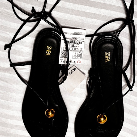 ZARA Sandals Black Wrap with Gold Tone Accent Size US 7 1/2 NWT - Picture 2 of 8